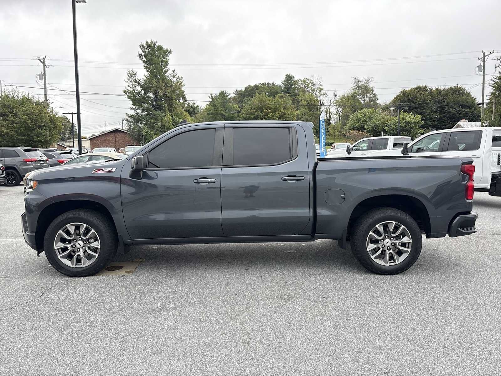 Used 2022 Chevrolet Silverado 1500 RST AWD/4WD image 9