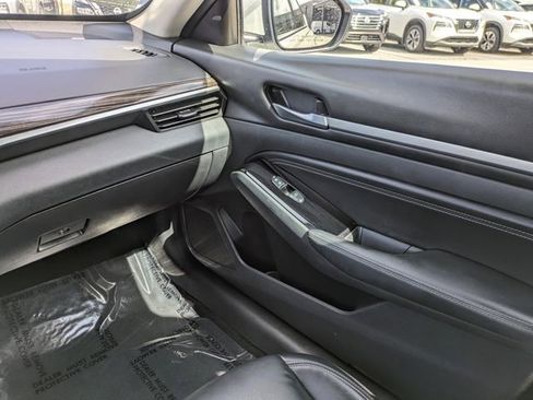 Used 2021 Nissan Altima 2.5 Platinum image 17