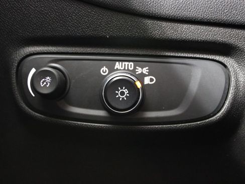 Used 2023 Chevrolet Equinox LT image 48