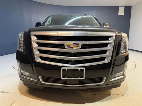 Used 2020 Cadillac Escalade ESV Premium Luxury AWD/4WD image 6