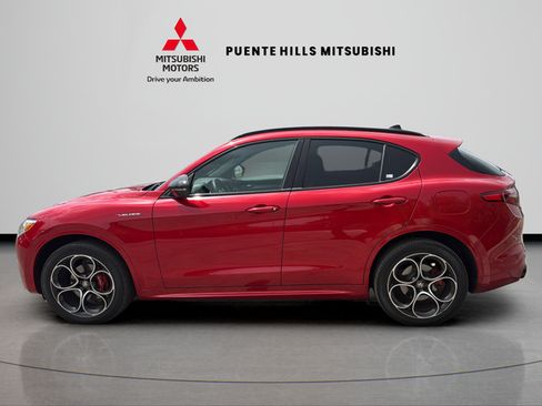 Used 2023 Alfa Romeo Stelvio Veloce AWD/4WD image 8