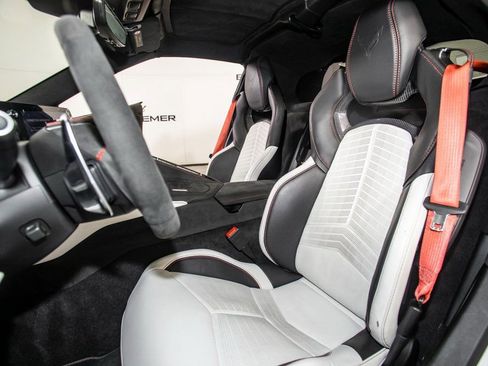 Used 2023 Chevrolet Corvette Stingray Premium Cpe w/ Z51 Performance Package image 14