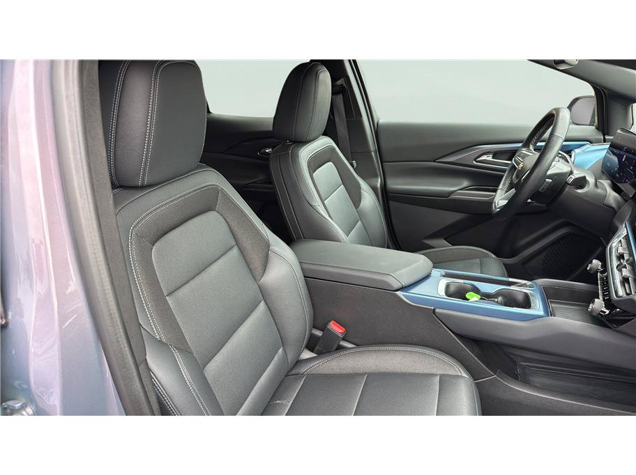 Used 2024 Chevrolet Equinox EV LT FWD image 20