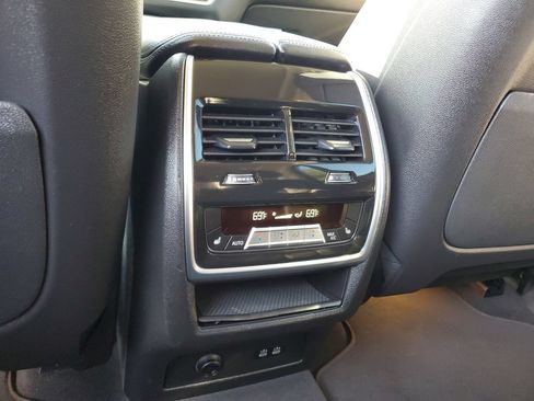 Used 2025 BMW X7 xDrive40i w/ Premium Package AWD/4WD image 15