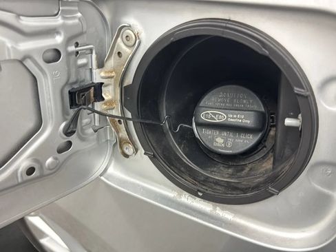 Used 2013 Toyota Camry XLE w/ Leather Pkg FWD image 24