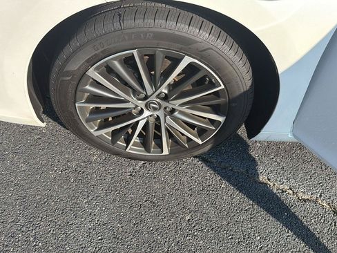 Used 2022 Lexus ES 350 w/ Premium Package FWD image 38