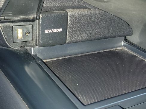 Used 2019 Toyota Camry LE image 13