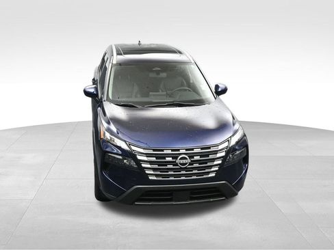 Used 2024 Nissan Rogue SV w/ SV Premium Package FWD image 17