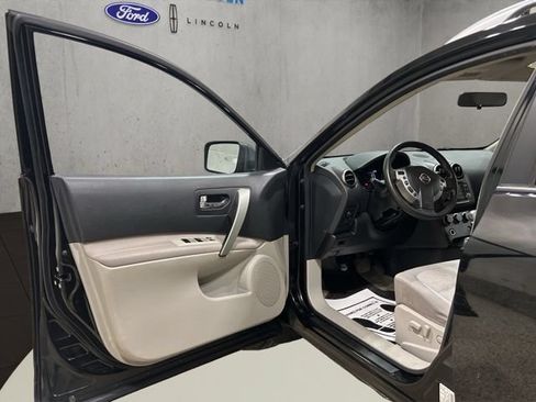 Used 2011 Nissan Rogue SV AWD/4WD image 11