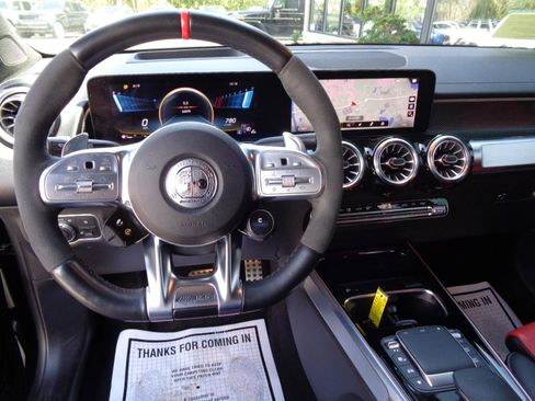 Used 2022 Mercedes-Benz GLB 35 AMG 4MATIC image 11