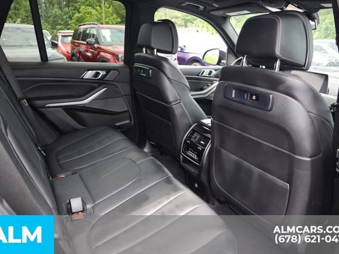 Used 2022 BMW X5 M50i image 24