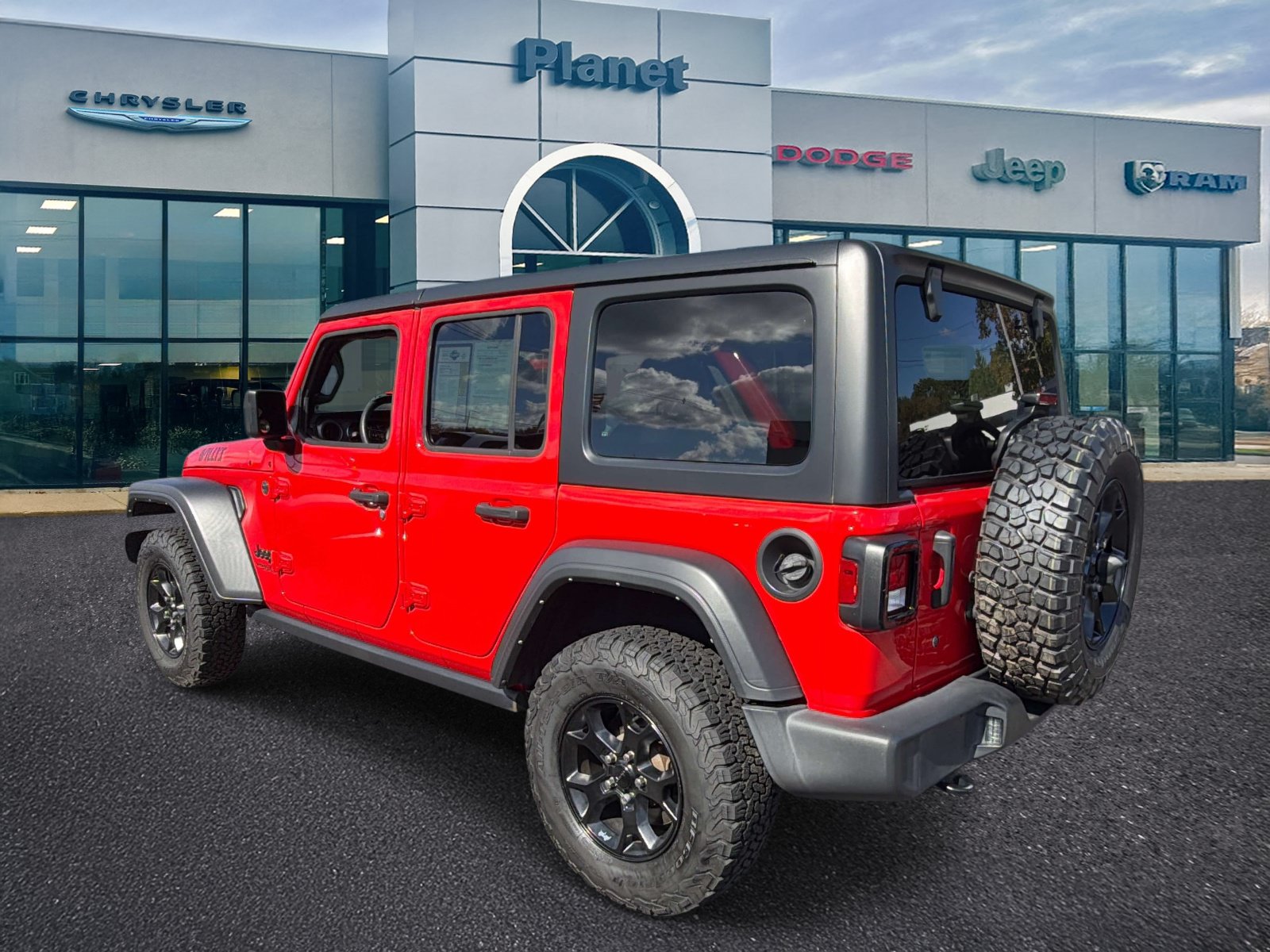 Used 2022 Jeep Wrangler Unlimited Sport AWD/4WD image 3