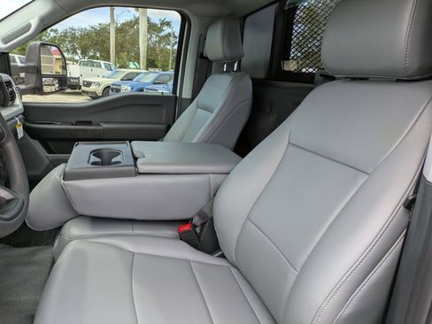 Used 2024 Ford F550 4x4 Regular Cab Super Duty image 15