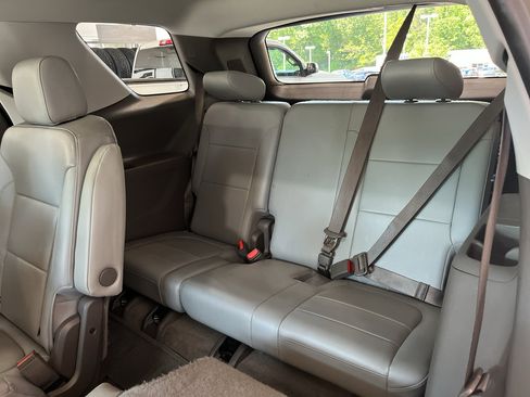 Used 2019 Chevrolet Traverse Premier w/ Driver Confidence II Package FWD image 17