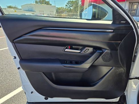 Used 2025 MAZDA CX-50 AWD 2.5 Hybrid w/ Premium Pkg image 13