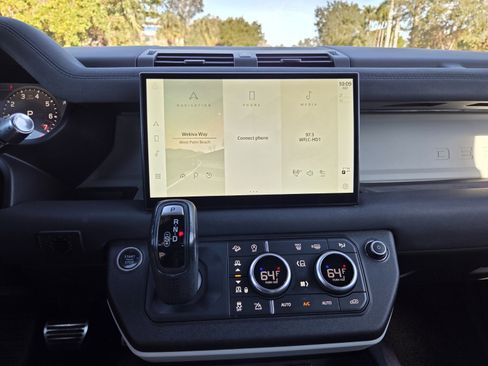 Used 2022 Land Rover Defender 110 X-Dynamic SE image 13