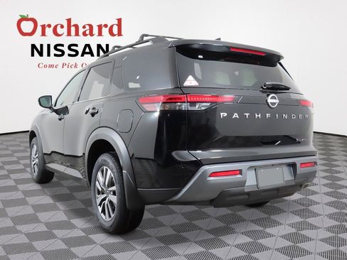 New 2026 Nissan Pathfinder SL image 3