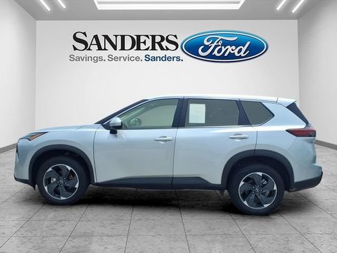 Used 2024 Nissan Rogue SV AWD/4WD image 5