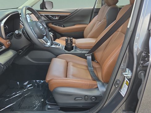 Used 2025 Subaru Outback Touring AWD/4WD image 9