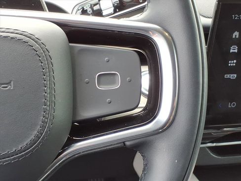 Used 2025 Lincoln Nautilus Premier image 18