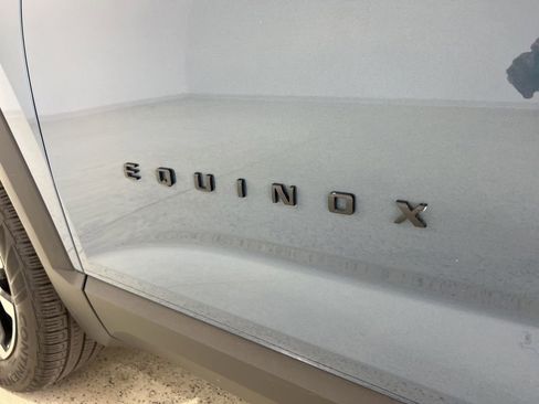 Used 2025 Chevrolet Equinox RS FWD image 29