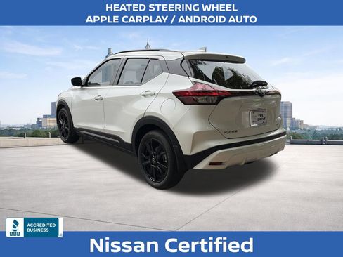 Used 2023 Nissan Kicks SR w/ SR Premium Package FWD image 3