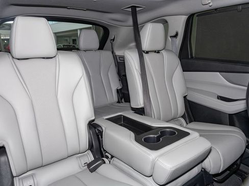 Used 2022 Acura MDX FWD w/ Technology Package image 5