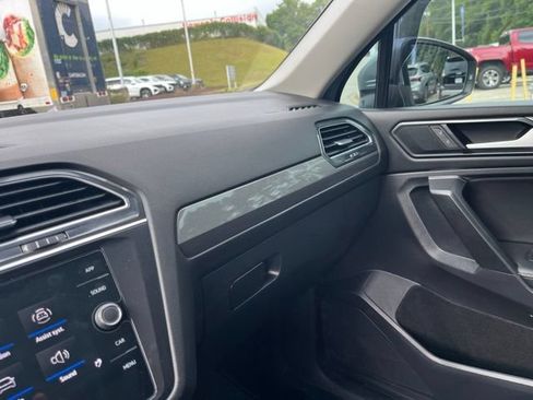 Used 2022 Volkswagen Tiguan SE FWD image 30