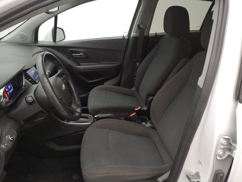 Used 2020 Chevrolet Trax LS w/ Tint and Cruise Package FWD image 17