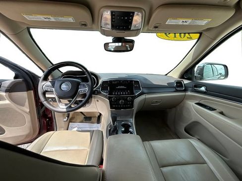 Used 2019 Jeep Grand Cherokee Overland AWD/4WD image 22