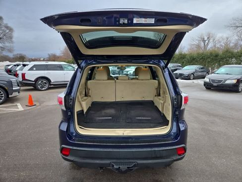 Used 2016 Toyota Highlander XLE image 9