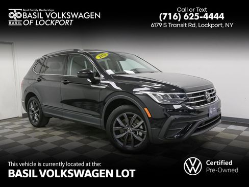 Certified 2023 Volkswagen Tiguan SE image 1