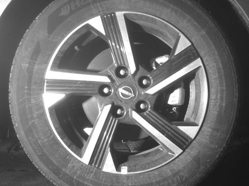 Used 2025 Nissan Sentra SV FWD image 13