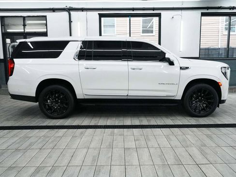Used 2024 GMC Yukon XL Denali w/ Advanced Technology Package AWD/4WD image 5