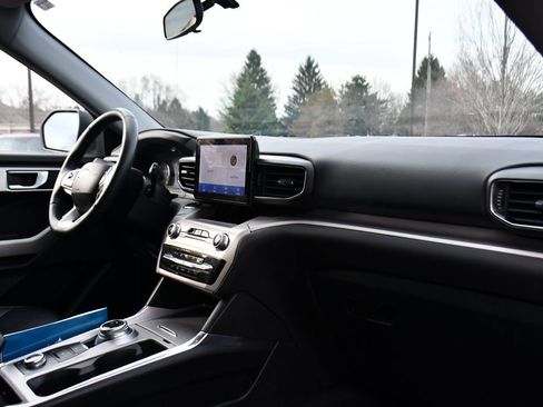 Used 2023 Ford Explorer XLT w/ Equipment Group 202A image 15