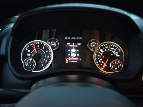 Used 2024 RAM 2500 Big Horn w/ Bed Utility Group image 7