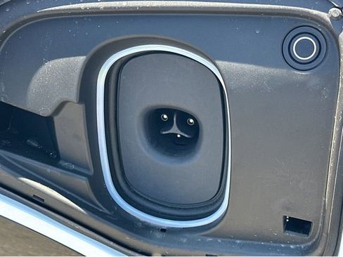 New 2026 Cadillac Optiq Luxury 1 image 17