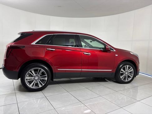 Used 2025 Cadillac XT5 Premium Luxury w/ Technology Package FWD image 6
