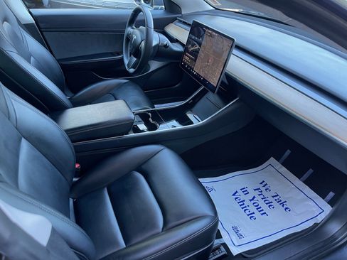 Used 2020 Tesla Model 3 Standard Range Plus image 21
