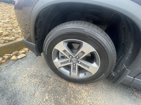 Used 2023 Honda Pilot EX-L image 3