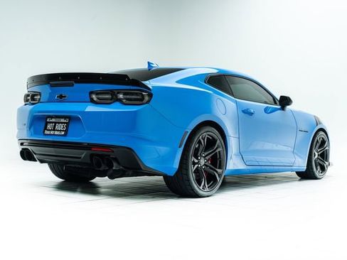 Used 2022 Chevrolet Camaro SS RWD image 12