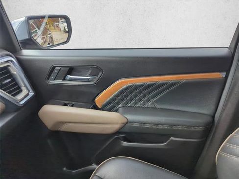 Used 2023 GMC Canyon Denali image 27