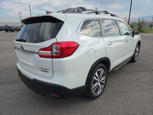 Used 2022 Subaru Ascent Touring AWD/4WD image 3