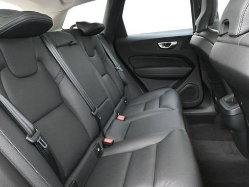 Used 2023 Volvo XC60 B5 Plus w/ Climate Package AWD/4WD image 31
