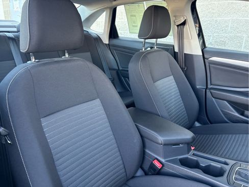 Used 2025 Volkswagen Jetta S image 31