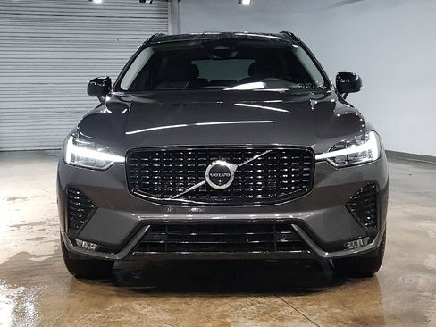 Used 2024 Volvo XC60 B5 Plus image 2