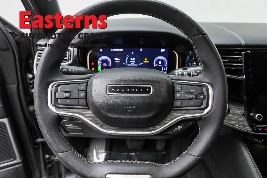 Used 2022 Jeep Wagoneer Series II AWD/4WD image 11