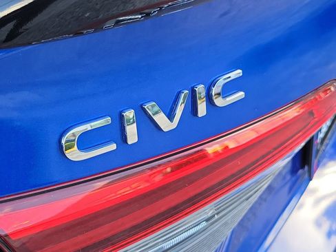 Used 2023 Honda Civic Sport image 13