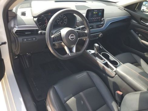 Used 2023 Nissan Altima 2.5 SR FWD image 4