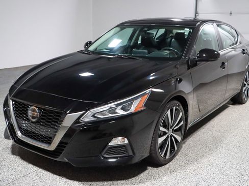 Used 2021 Nissan Altima 2.5 SR w/ SR Premium Package FWD image 30